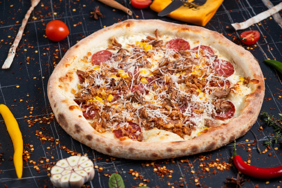 Pizza nie&nbsp;tylko&nbsp;z&nbsp;szynką: TOP 5 mięsnych dodatków